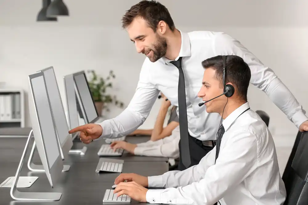 Cold Call Trainer guiding sales agent