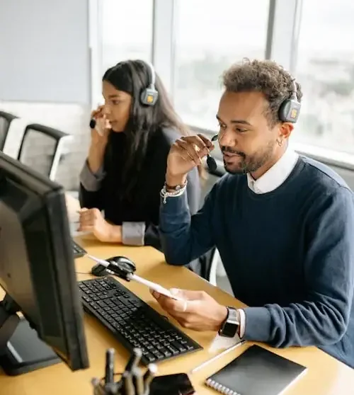 Telemarketer agent talking with clients in Birmingham